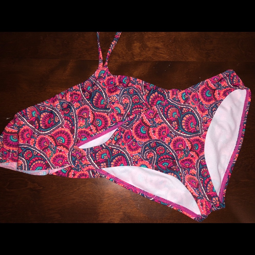 billabong bikini set !! 🐬🌴🔆🥥🐳🍍